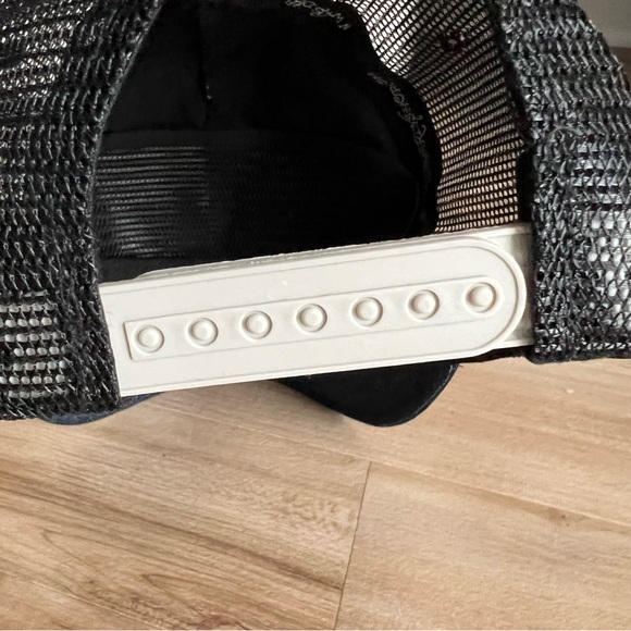 ED HARDY VINTAGE COLLECTIBLE Embroidered Rose Hat Black REAR - Picture 7 of 9